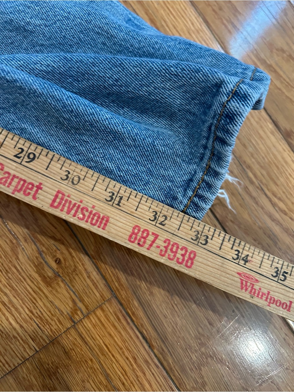Levis 501 Jeans Mens 32x34 Blue Light Wash Original Fit Straight Leg Denim Pants - Picture 6 of 10